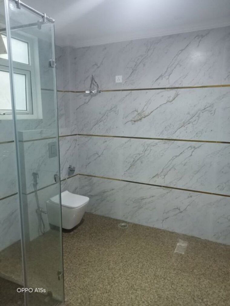 Bathroom, jasola 4 Bedroom 300 Sq.Yd. Apartment In Jasola Delhi 9794027
