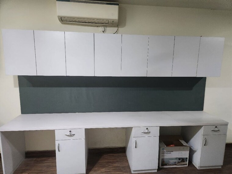 Kitchen, emaar-emerald-plaza Commercial Office Space 650 Sq.Ft. In Sector 65 Gurgaon 9794028