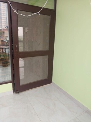 Room in 1 RK Independent House at Delta I Greater Noida – for Rent