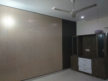 Room in 2 BHK Builder Floor at Ghazipur – for Sale