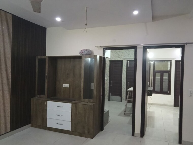 Room, ghazipur 2 Bedroom 100 Sq.Yd. Builder Floor In Ghazipur Zirakpur 9794035