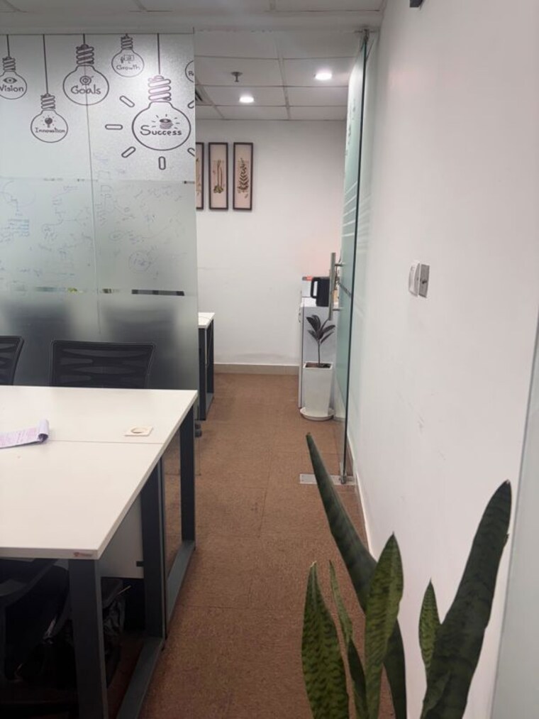 Team Area, emaar-emerald-plaza Commercial Office Space 640 Sq.Ft. In Sector 65 Gurgaon 9794040