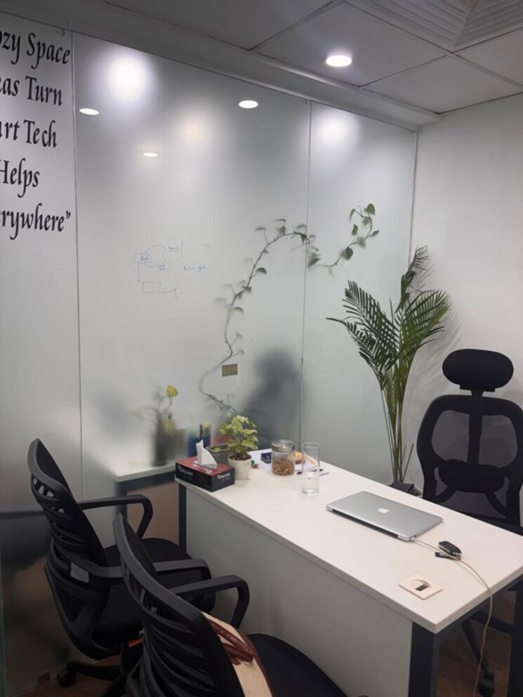 Team Area, emaar-emerald-plaza Commercial Office Space 640 Sq.Ft. In Sector 65 Gurgaon 9794040