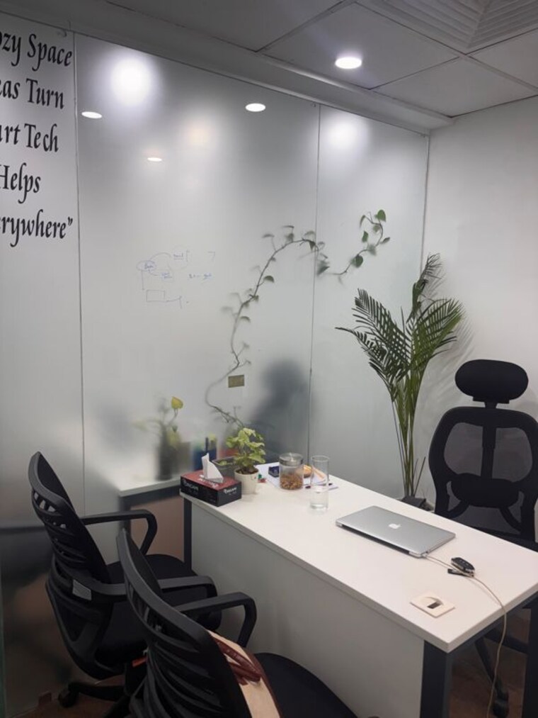 Team Area, emaar-emerald-plaza Commercial Office Space 640 Sq.Ft. In Sector 65 Gurgaon 9794040