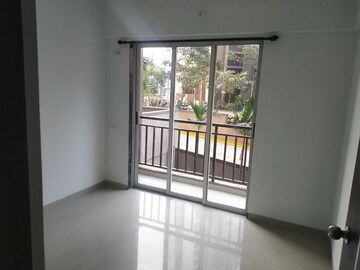 Room in 2 BHK Apartment at Vihang Golden Hills B3, Bhayandarpada – for Rent