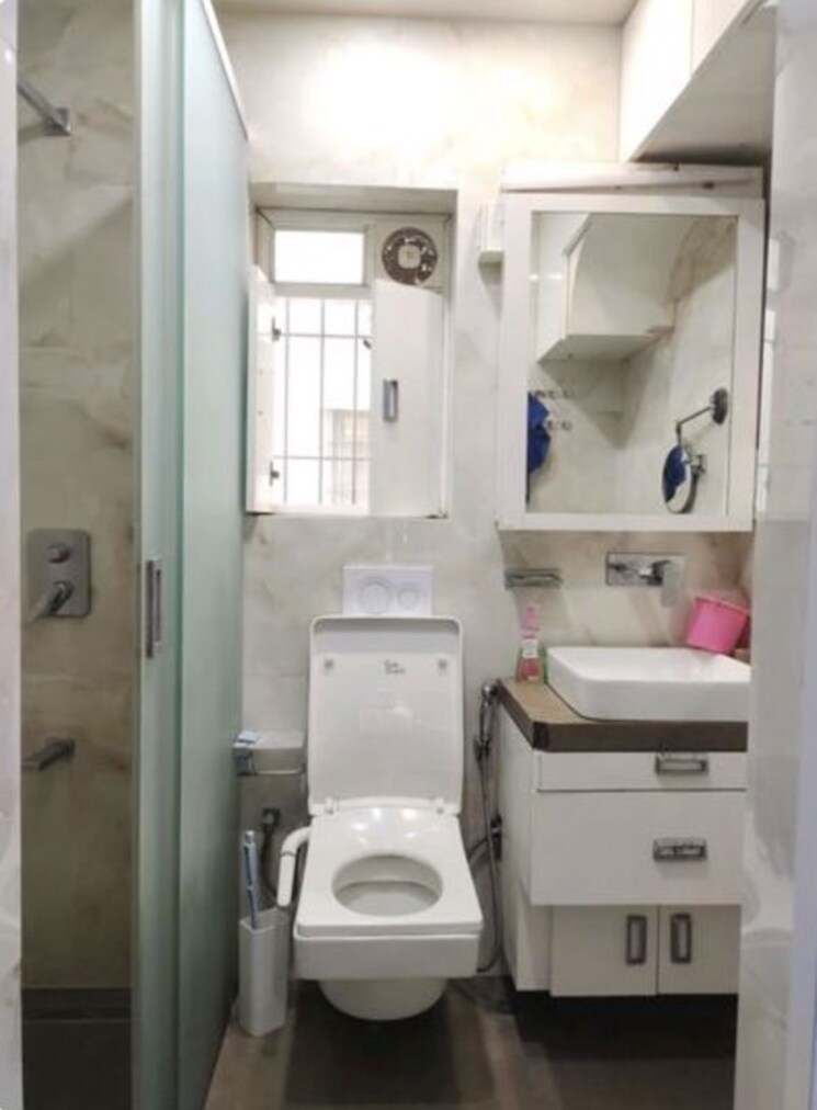 Bathroom, andheri west 2 Bedroom 700 Sq.Ft. Apartment In Andheri West Mumbai 9794078