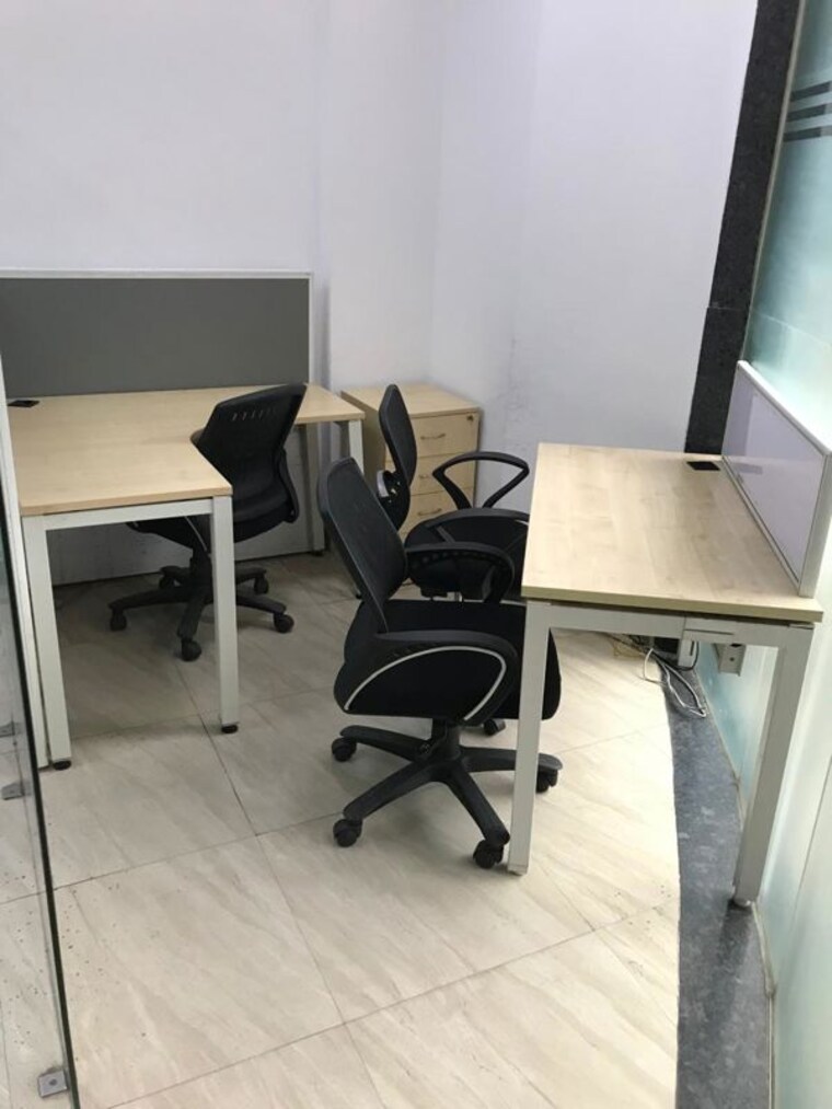 Team Area, emaar-emerald-plaza Commercial Office Space 670 Sq.Ft. In Sector 65 Gurgaon 9794079