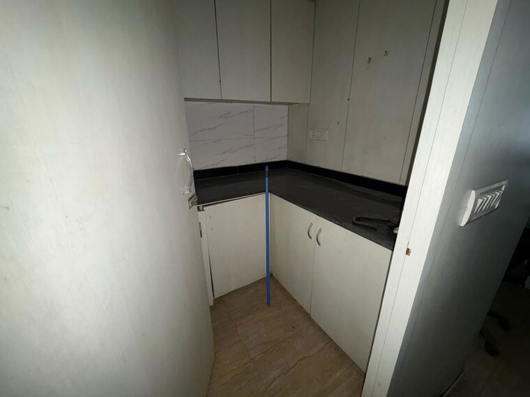 Kitchen, emaar-emerald-plaza Commercial Office Space 670 Sq.Ft. In Sector 65 Gurgaon 9794079