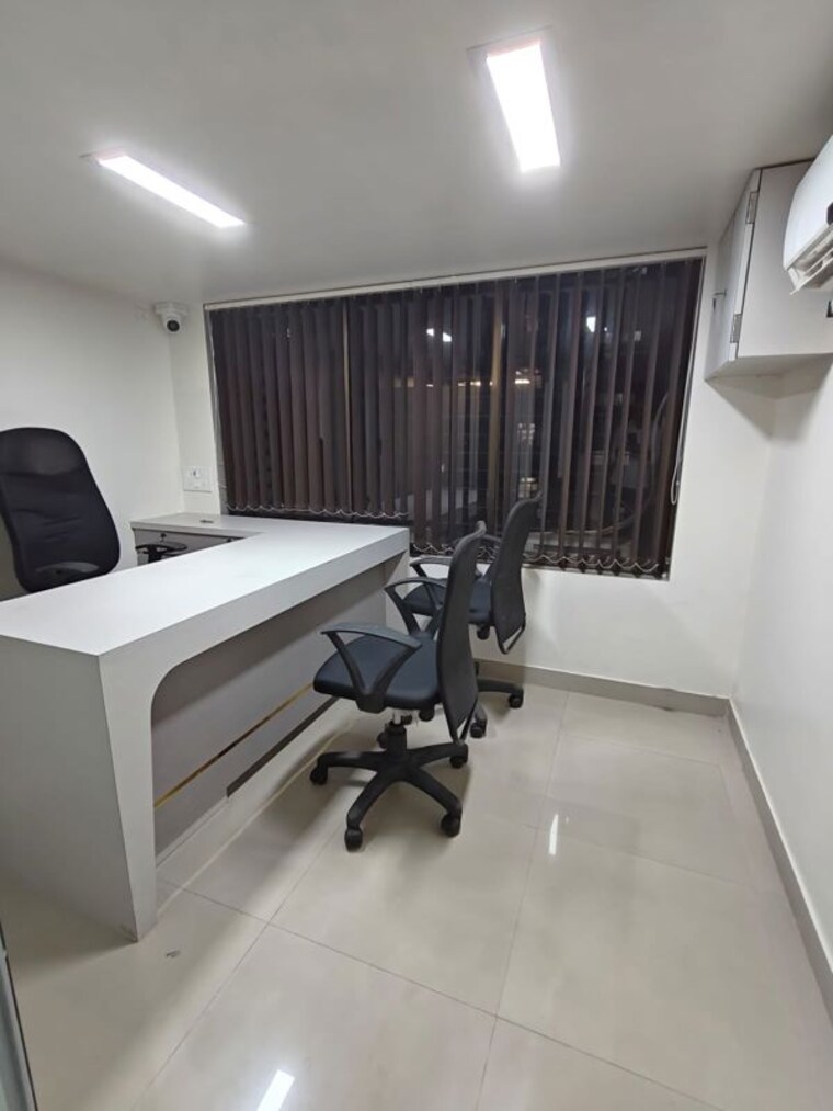 Team Area, andheri west Commercial Office Space 550 Sq.Ft. In Andheri West Mumbai 9794085