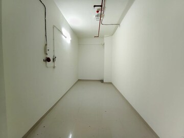 Room in  Shop at Raymond Ten X Vibes, J K Gram – for Rent