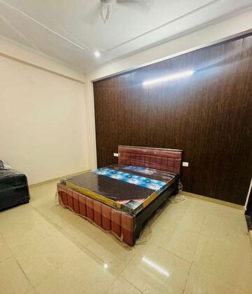 Bedroom in 3 BHK Apartment at Gomti Nagar – for Rent