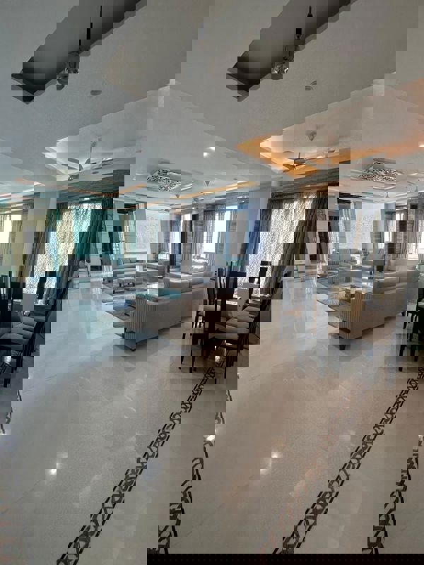 5 BHK + Servant Room,Extra Room 2732 Sq.Ft. Apartment in Oberoi Realty Esquire