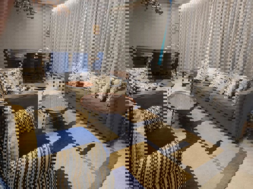 3 BHK + Servant Room Apartment For Sale in Oberoi Realty Esquire