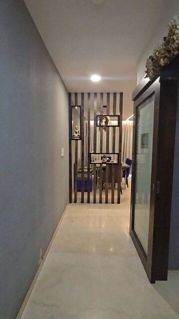 Building Lobby in 6 BHK Apartment at Oberoi Exquisite Goregaon, Goregaon East – for Sale