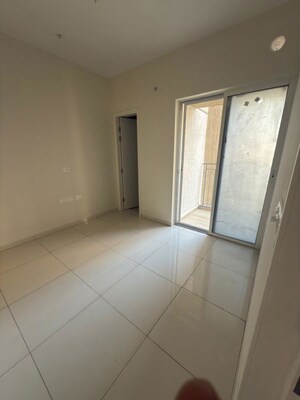 Room in 2.5 BHK Apartment at Yashwin Orizzonte, Kharadi – for Sale