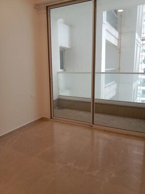 Room in 3 BHK Apartment at Oberoi Exquisite Goregaon, Goregaon East – for Sale