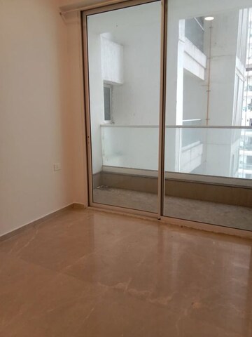 Room in 3 BHK Apartment at Oberoi Exquisite Goregaon, Goregaon East – for Sale