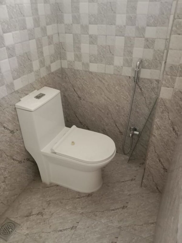 Bathroom, banjara hills 1 Bedroom 550 Sq.Ft. Builder Floor In Banjara Hills Hyderabad 9794184