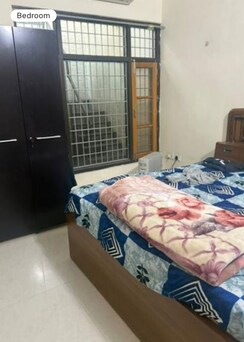 2 BHK + Pooja Room Apartment For Rent in Hazratganj