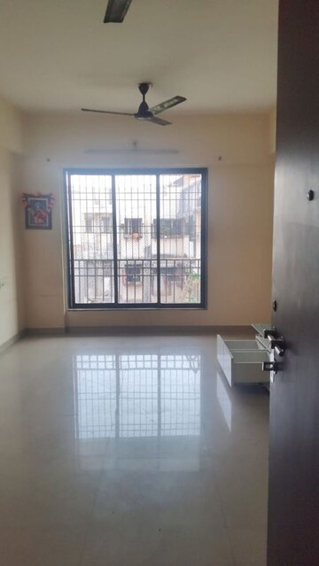 Room in 1 BHK Apartment at Sayba Heritage, Kurla East – for Rent