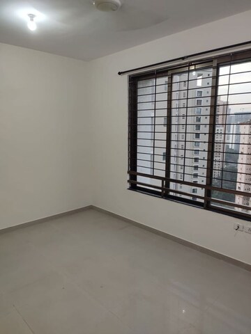 Room in 2 BHK Apartment at Kurla East – for Rent