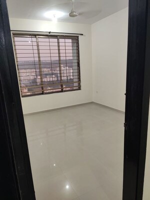 Room in 2 BHK Apartment at Kurla East – for Rent