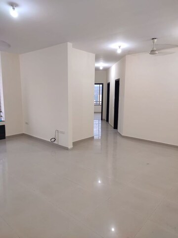 Room in 2 BHK Apartment at Kurla East – for Rent