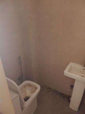 Bathroom in 1 BHK Independent House at RWA Apartments Sector 27, Sector 27 – for Rent