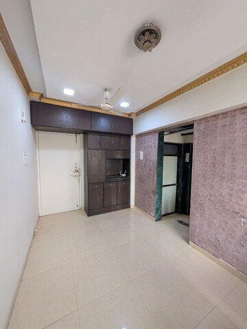 Room in 1 RK Apartment at Sion East – for Rent