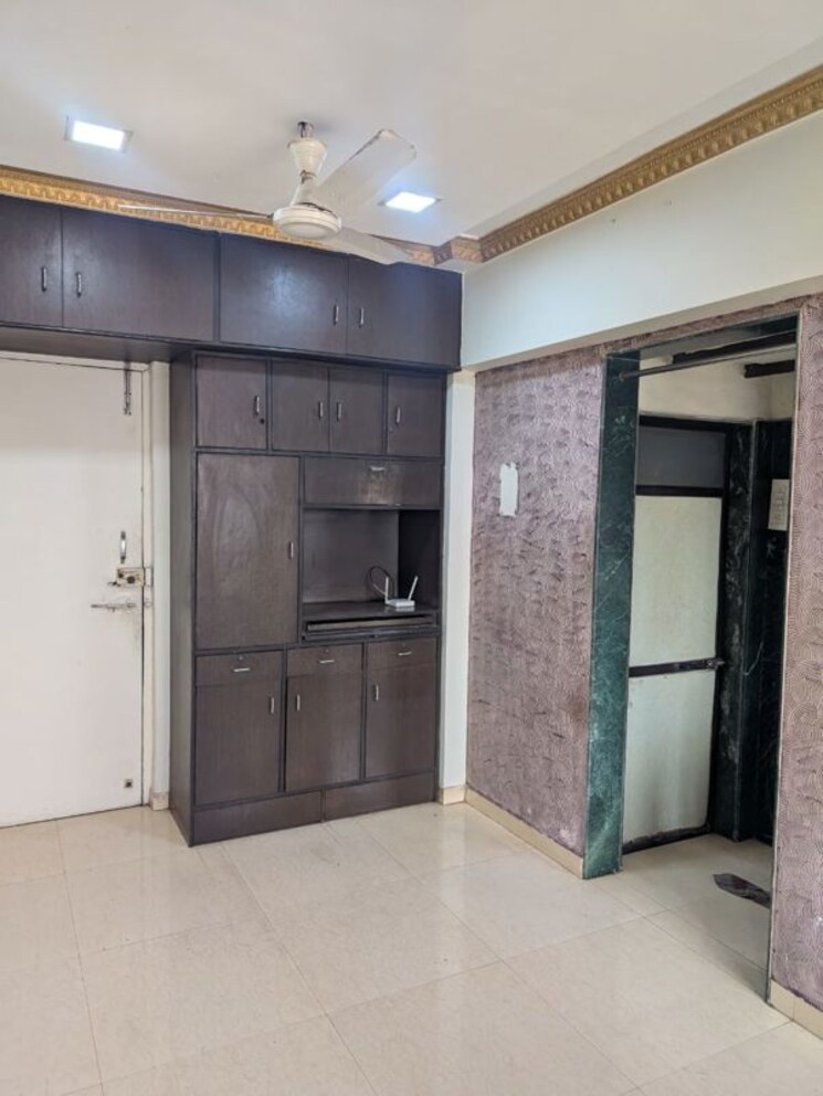 Room, sion east 1 RK 250 Sq.Ft. Apartment In Sion East Mumbai 9794205