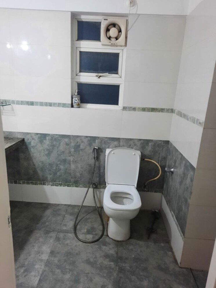 Bathroom, vardhaman-square 2 Bedroom 1000 Sq.Ft. Apartment In Kharadi Pune 9743574