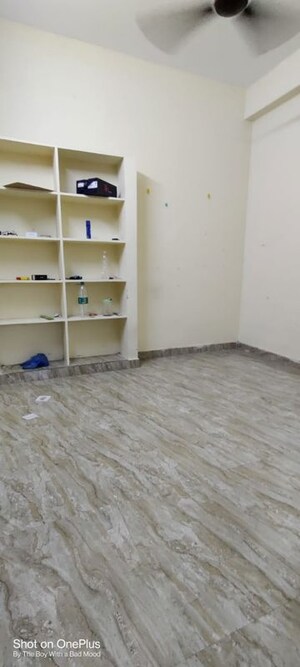 Room in 1 BHK Builder Floor at Begumpet – for Rent