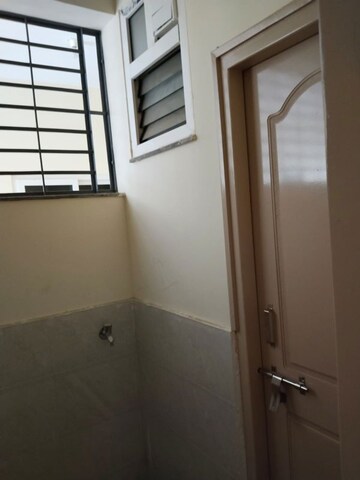 Room in 2 BHK Builder Floor at Begumpet – for Rent