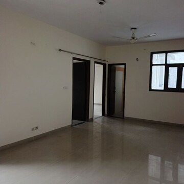 Room in 2 BHK Apartment at Omaxe Heights, Sector 86 – for Rent
