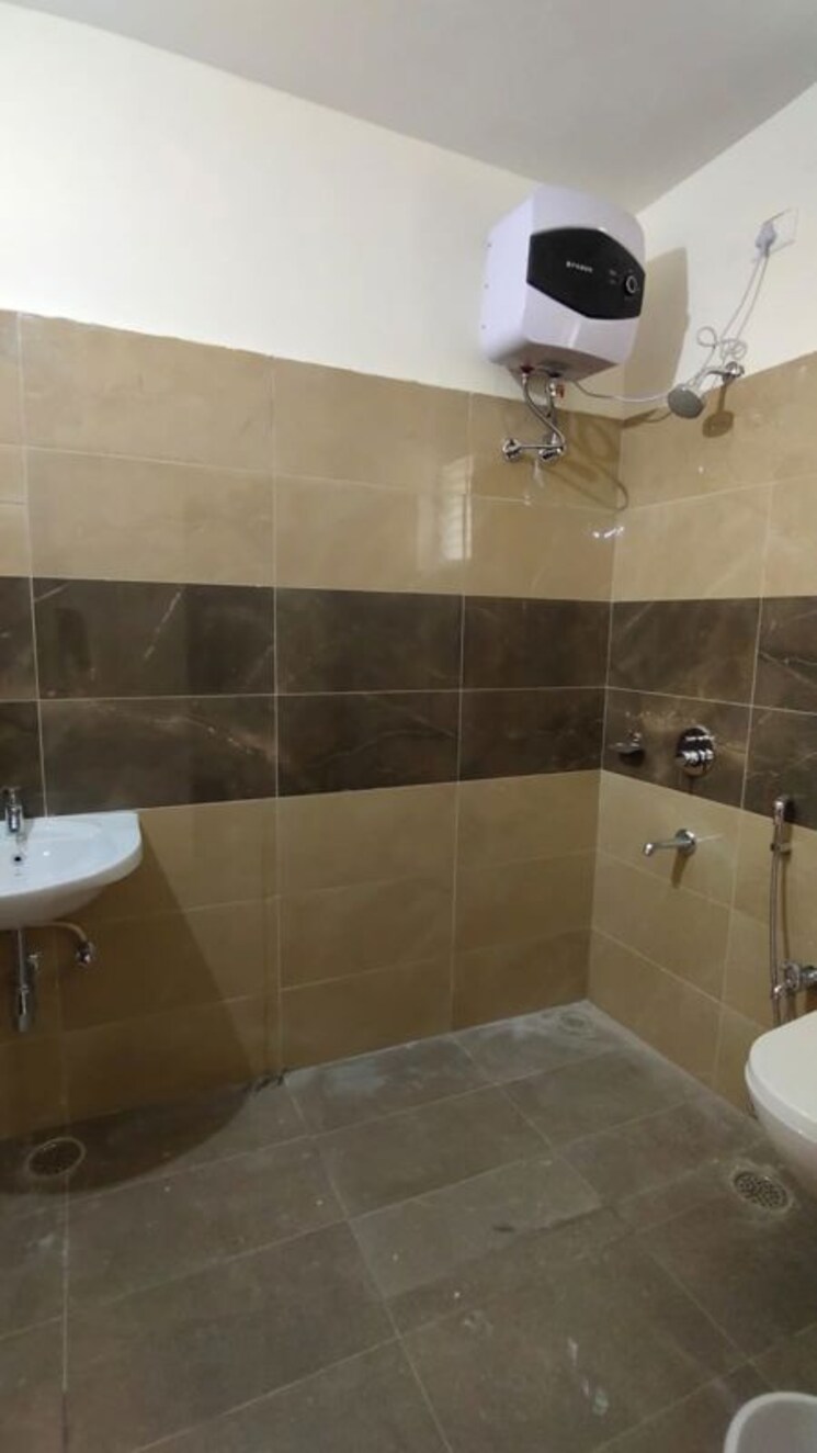 Bathroom, begumpet 3 Bedroom 1750 Sq.Ft. Apartment In Begumpet Hyderabad 9794235