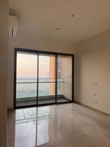 3 BHK Apartment For Rent in LnT Crescent Bay T3, Parel