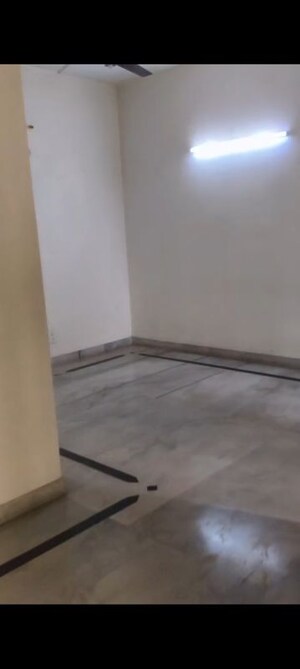 Room in 3 BHK Independent House at RWA Apartments, Sector 31 – for Rent