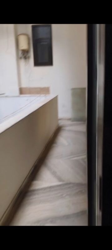 Room in 3 BHK Independent House at RWA Apartments, Sector 31 – for Rent