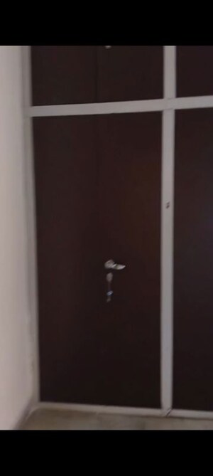 Furnished Amenities in 3 BHK Independent House at RWA Apartments, Sector 31 – for Rent