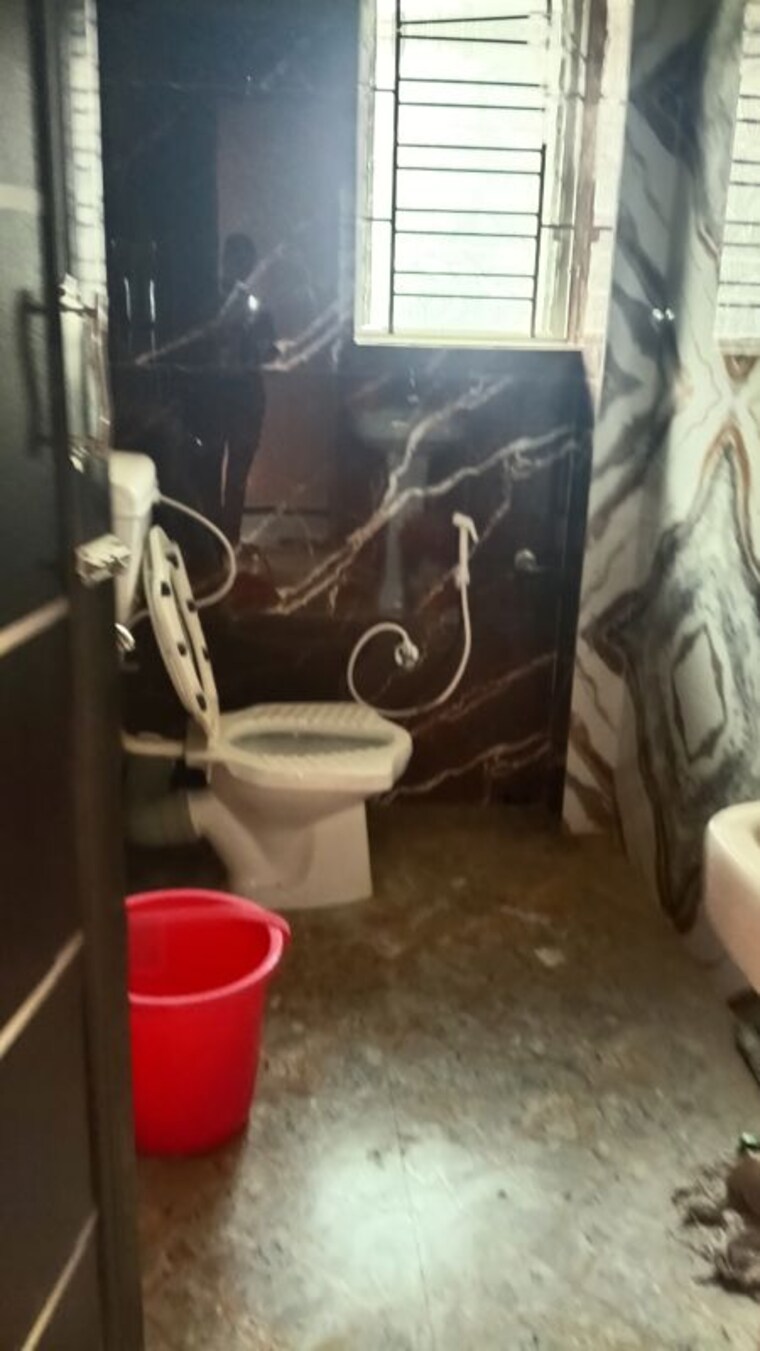  Parking, kristi-villa 3 Bedroom 1200 Sq.Ft. Apartment In Chinar Park Kolkata 9794264