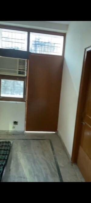 Room in 2 BHK Independent House at Sector 49 – for Rent