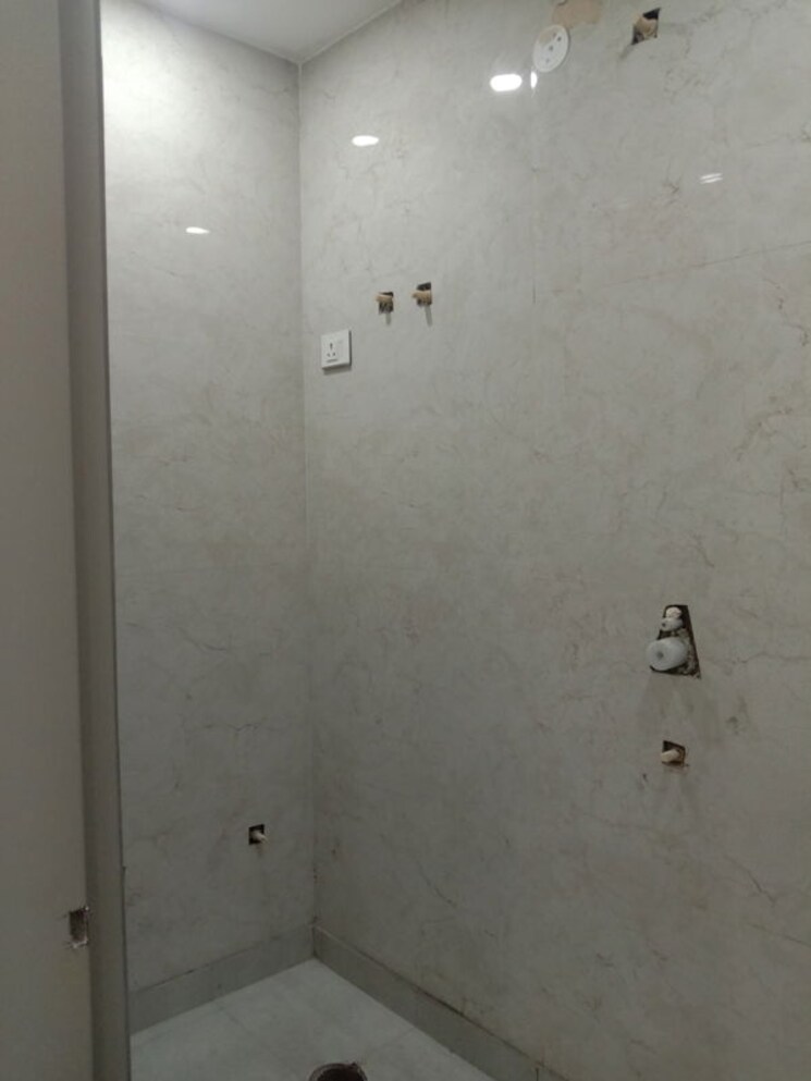 Room, dwarka mor 3 Bedroom 810 Sq.Ft. Builder Floor In Dwarka Mor Delhi 9794272