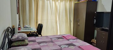 Bedroom in 2 BHK Apartment at Lake Home, Powai – for Rent