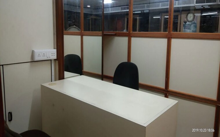 Bedroom, laxmi nagar Commercial Office Space 468 Sq.Ft. In Laxmi Nagar Delhi 9794280