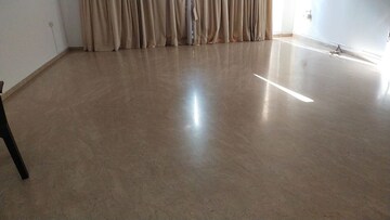 Room in 3 BHK Apartment at Hiranandani Heritage Tower, Powai – for Rent