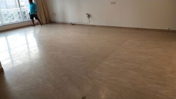 Room in 3 BHK Apartment at Hiranandani Heritage Tower, Powai – for Rent