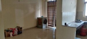 Bathroom in 2.5 BHK Apartment at Parsvnath Royale Floors, Uattardhona – for Rent