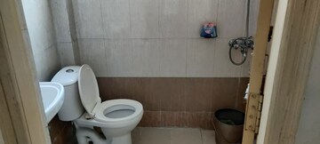 Master Bedroom in 2.5 BHK Apartment at Parsvnath Royale Floors, Uattardhona – for Rent