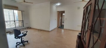 Room in 3 BHK Apartment at Hiranandani Heritage Tower, Powai – for Rent