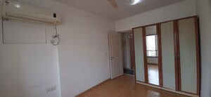 Room in 3 BHK Apartment at Hiranandani Heritage Tower, Powai – for Rent
